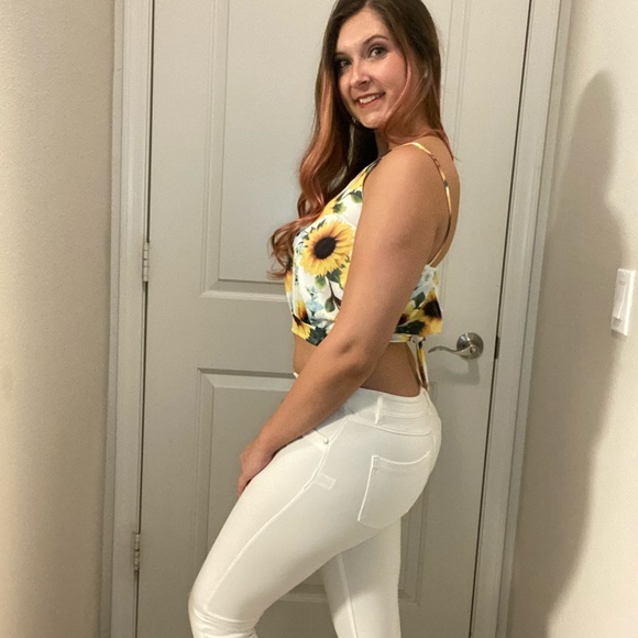 Sun Flower Tie Back Tank Crop Top - Picture 3 of 4